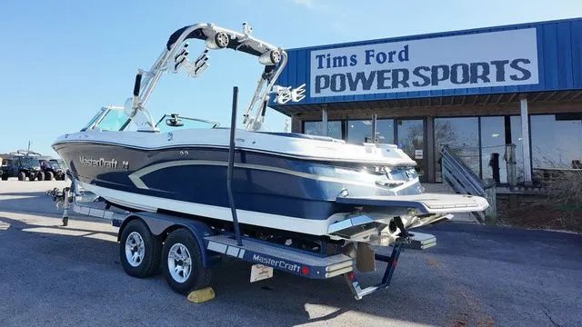 Slide: The Image of MasterCraft X30 2015 - 3