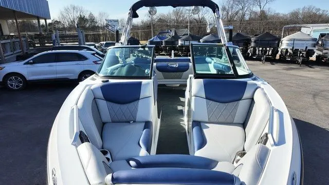 Slide: The Image of MasterCraft X30 2015 - 8