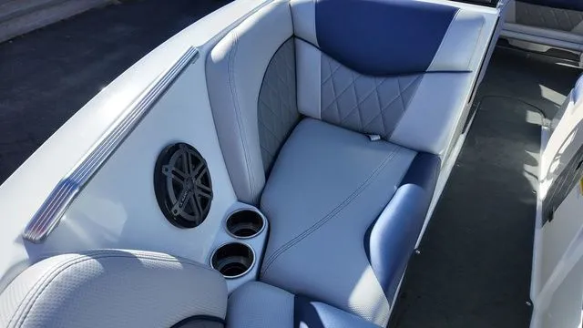 Slide: The Image of MasterCraft X30 2015 - 9