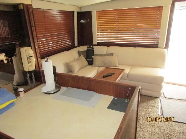 Slide: The Image of Hatteras 55 Convertible 1981 - 10