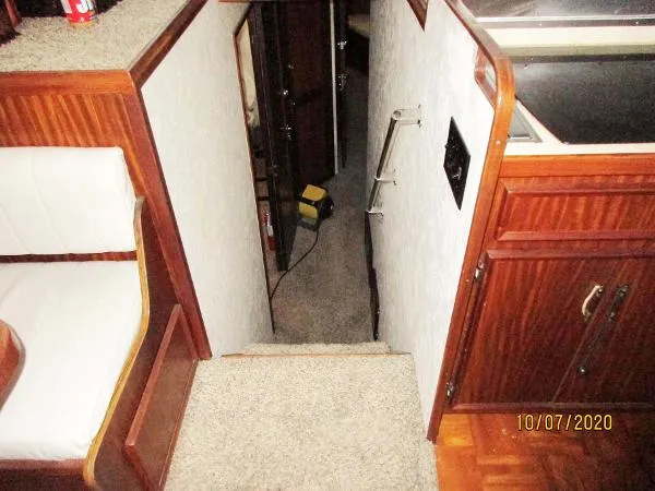 Slide: The Image of Hatteras 55 Convertible 1981 - 11