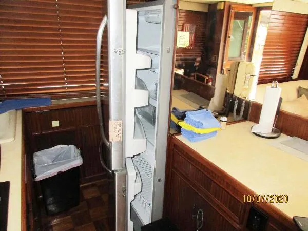 Slide: The Image of Hatteras 55 Convertible 1981 - 9