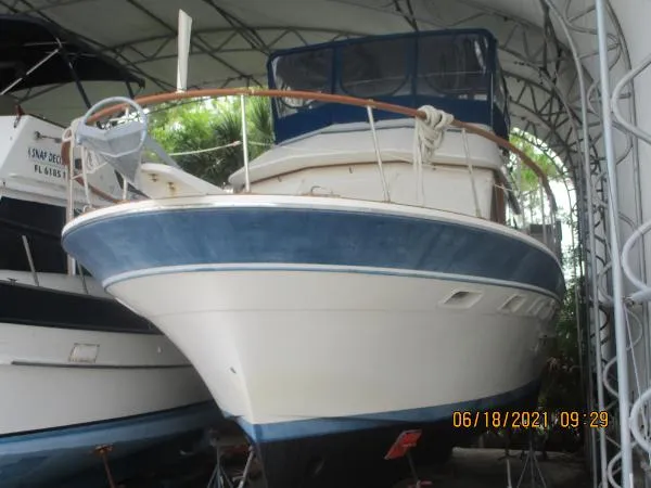 Slide: The Image of Kha Shing 36 SunDeck 1985 - 1