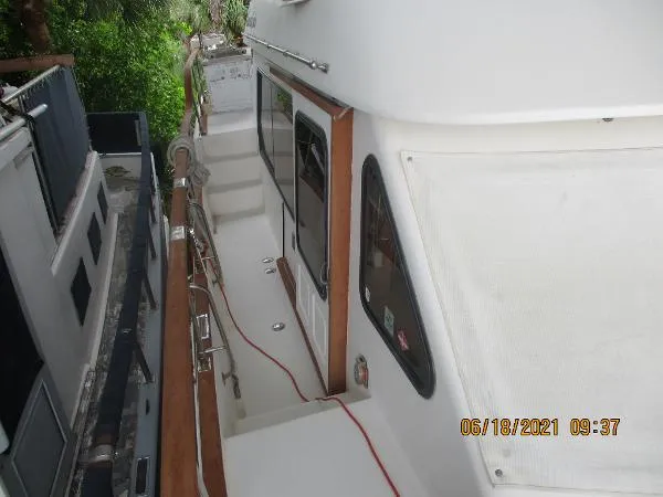 Slide: The Image of Kha Shing 36 SunDeck 1985 - 9