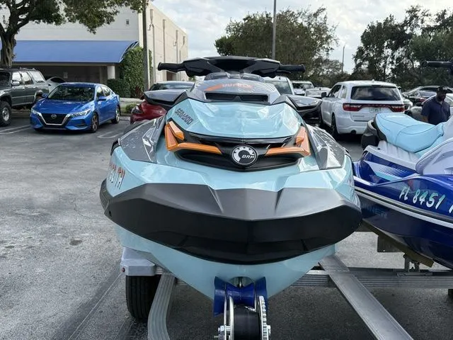 Slide: The Image of Sea-Doo Wake 2022 - 6