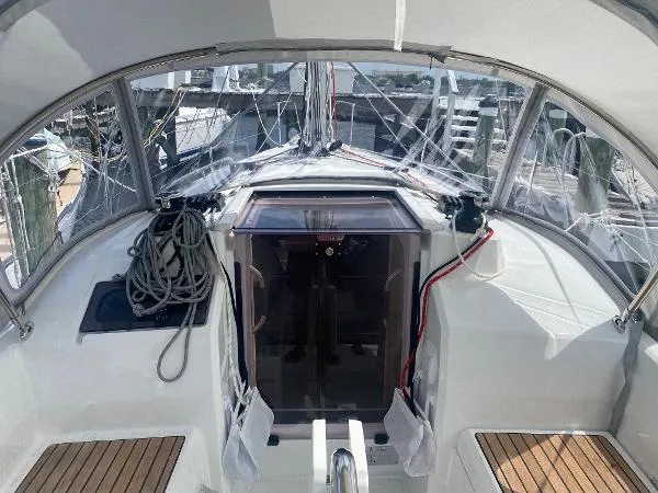 Slide: The Image of Beneteau OCEANIS 30.1 #142 2021 - 1