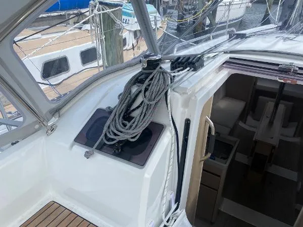 Slide: The Image of Beneteau OCEANIS 30.1 #142 2021 - 4