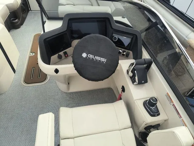 Slide: The Image of Avalon Excalibur LTD 2585 Twin SS 2026 - 20