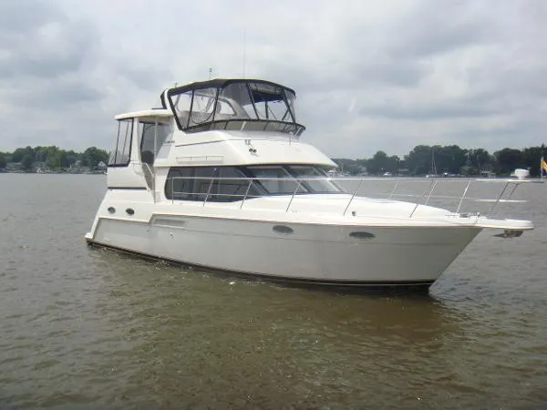 Slide: The Image of Carver Yachts 356 Motor Yacht 2000 - 0