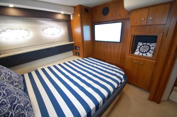 Slide: The Image of Carver Yachts 356 Motor Yacht 2000 - 10