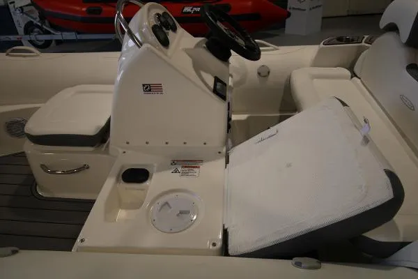 Slide: The Image of Zodiac Yachtline 490 2021 - 11