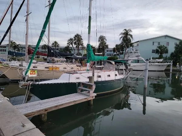 Slide: The Image of Hunter Sloop 1981 - 3