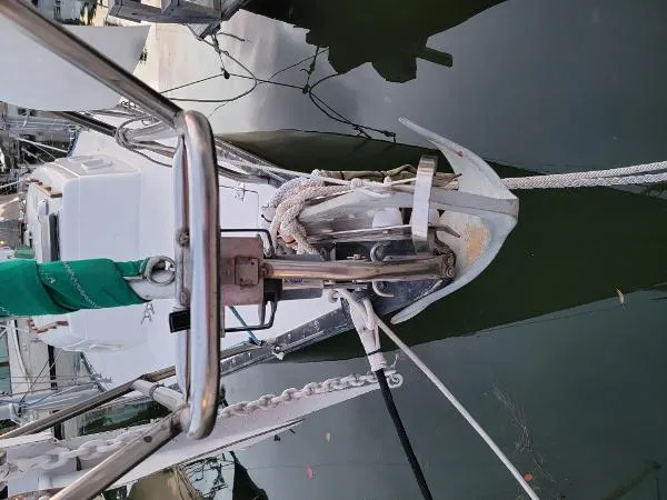 Slide: The Image of Hunter Sloop 1981 - 5