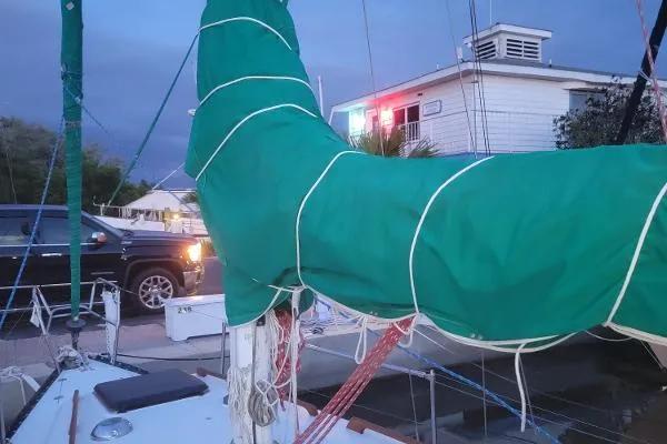Slide: The Image of Hunter Sloop 1981 - 6