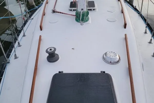 Slide: The Image of Hunter Sloop 1981 - 7