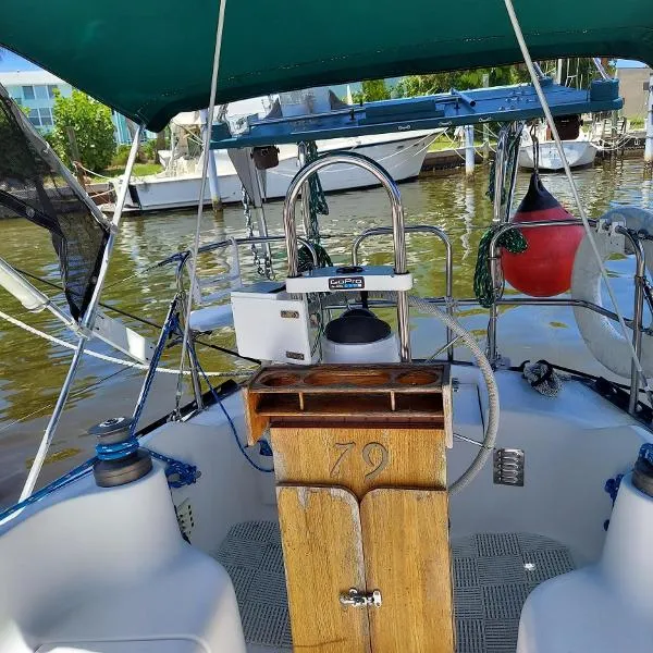 Slide: The Image of Hunter Sloop 1981 - 9