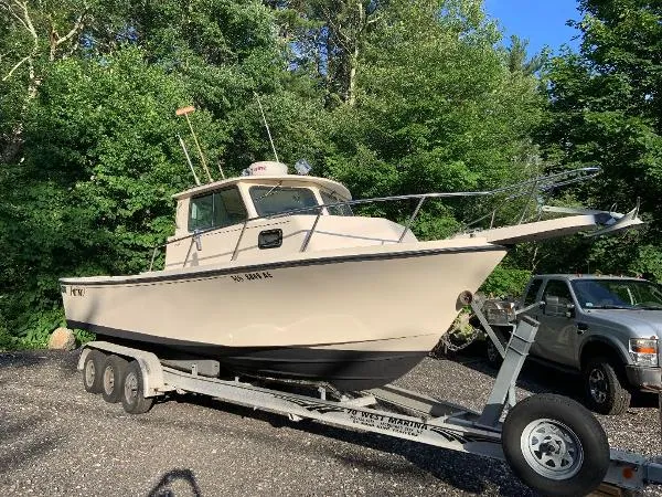 Slide: The Image of Parker Marine 2520 Deep Vee Sport Cabin 1998 - 0