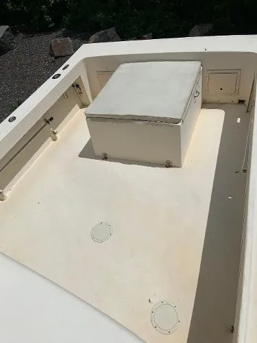 Slide: The Image of Parker Marine 2520 Deep Vee Sport Cabin 1998 - 10
