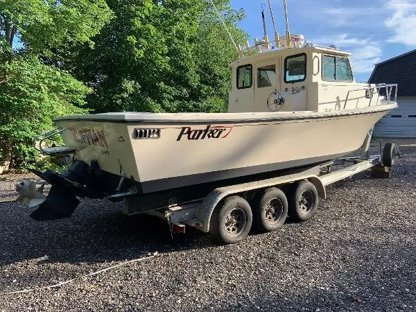 Slide: The Image of Parker Marine 2520 Deep Vee Sport Cabin 1998 - 2