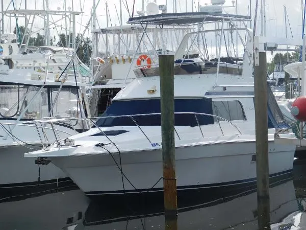 Slide: The Image of Chris-Craft Sport Bridge Sedan 1991 - 0