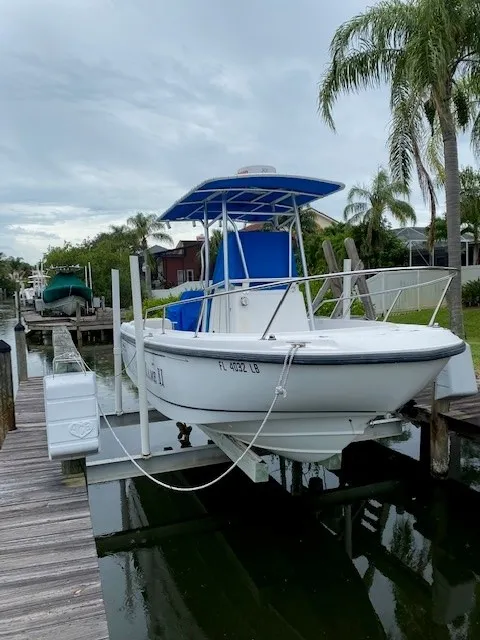 Slide: The Image of Boston Whaler OUTRAGE 1999 - 1