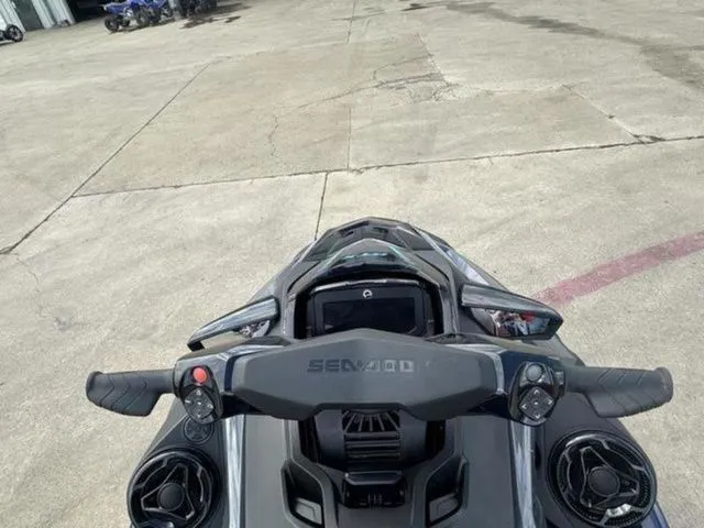 Slide: The Image of Sea-Doo GTX 230 2026 - 10