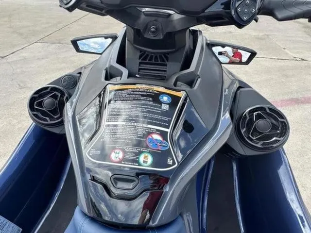 Slide: The Image of Sea-Doo GTX 230 2026 - 11