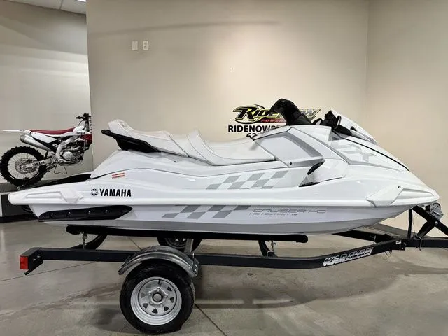 Slide: The Image of Yamaha VX Cruiser HO 2023 - 4