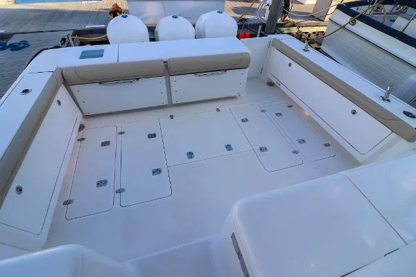 Slide: The Image of Pursuit OS 385 Offshore 2017 - 9