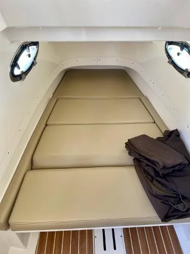 Slide: The Image of Scout 300 LXF 2015 - 11