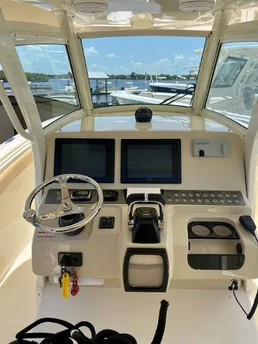 Slide: The Image of Scout 300 LXF 2015 - 6