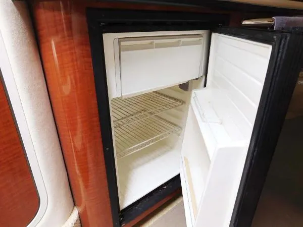 Slide: The Image of Sea Ray 340 Sundancer 2005 - 9