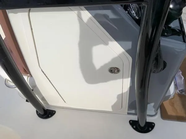 Slide: The Image of Shearwater 25 Carolina 2020 - 5