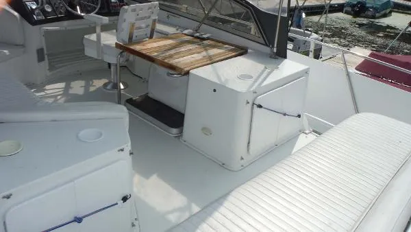Slide: The Image of Carver Yachts 330 Mariner 1994 - 9