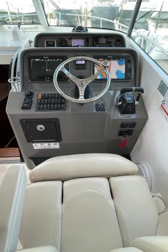 Slide: The Image of Pursuit OS 385 Offshore 2016 - 6