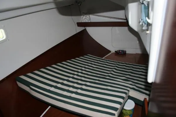 Slide: The Image of Beneteau 331 KC 2003 - 10