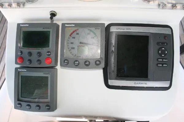 Slide: The Image of Beneteau 331 KC 2003 - 6
