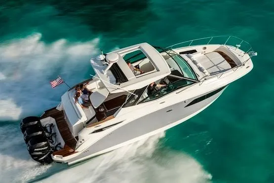 Slide: The Image of Sea Ray Sundancer 320 OB 2021 - 2