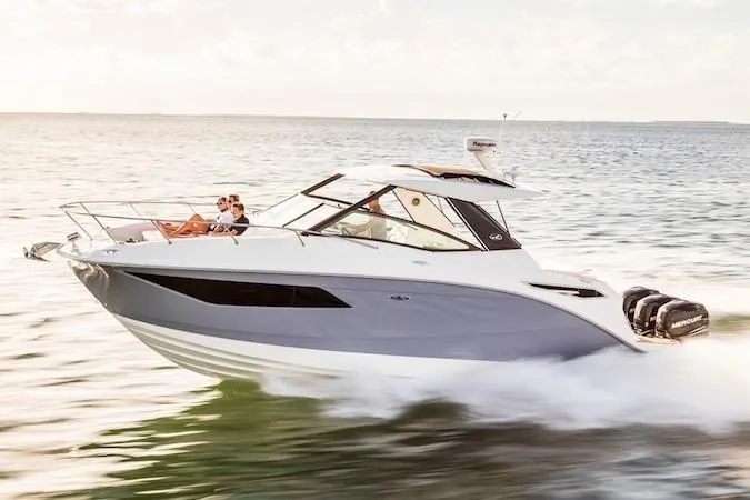 Slide: The Image of Sea Ray Sundancer 320 OB 2021 - 3