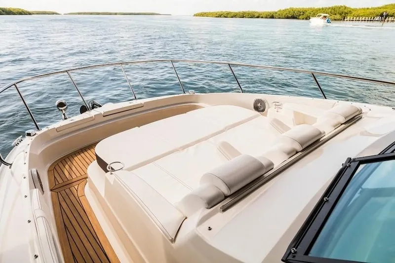 Slide: The Image of Sea Ray Sundancer 320 OB 2021 - 7