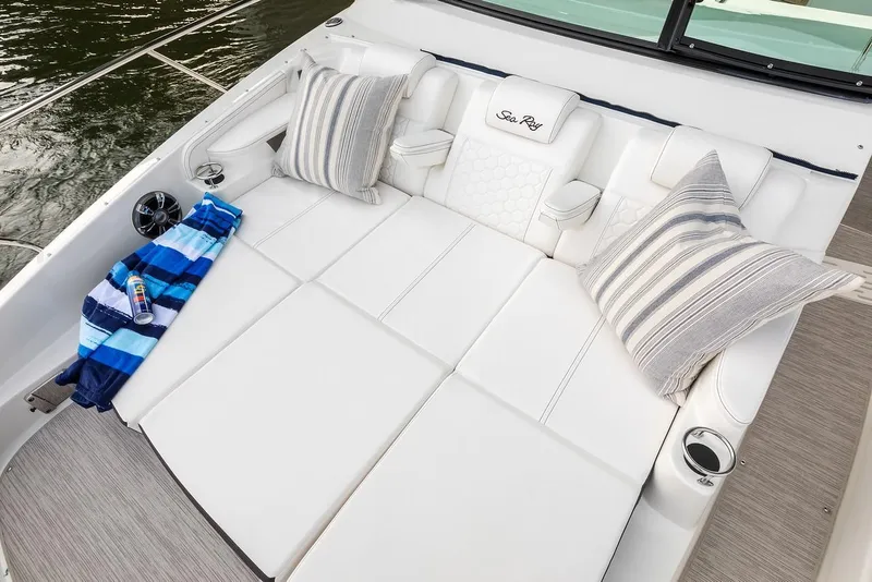 Slide: The Image of Sea Ray Sundancer 320 OB 2021 - 8