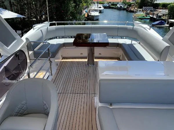Slide: The Image of Sunseeker 52 Manhattan 2020 - 3