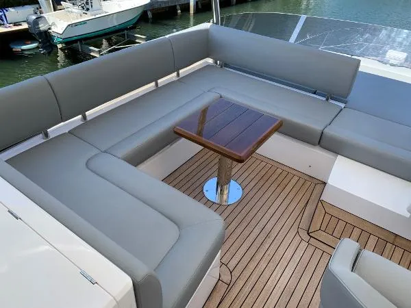 Slide: The Image of Sunseeker 52 Manhattan 2020 - 4
