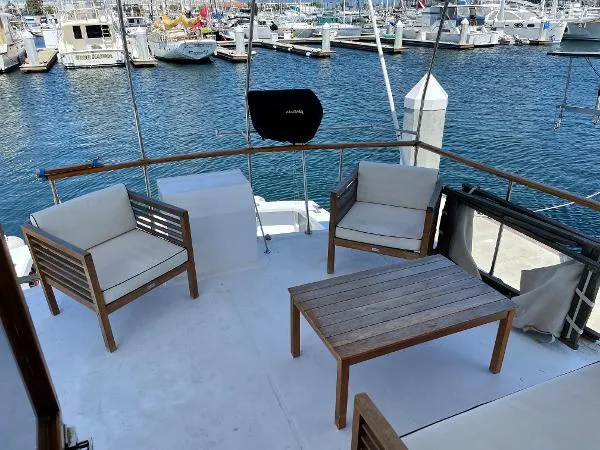 Slide: The Image of Uniflite 48 Yacht Fisherman 1981 - 11