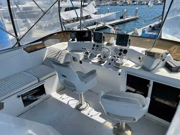 Slide: The Image of Uniflite 48 Yacht Fisherman 1981 - 6