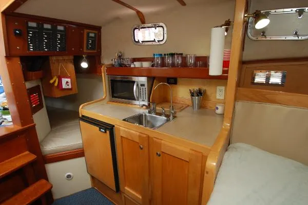Slide: The Image of Fox Island Thirty - Sedan Cruiser 2005 - 10