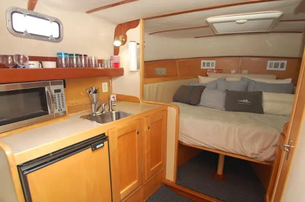 Slide: The Image of Fox Island Thirty - Sedan Cruiser 2005 - 9