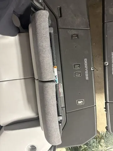 Slide: The Image of Sea-Doo Switch Cruise™ 21 - 300 Hp - Tech Painted 2026 - 11