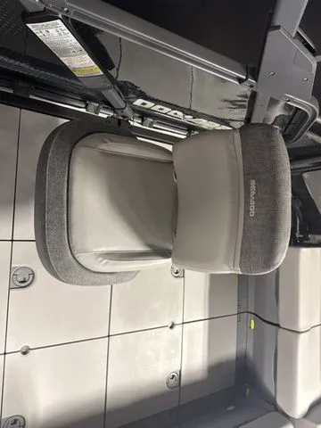 Slide: The Image of Sea-Doo Switch Cruise™ 21 - 300 Hp - Tech Painted 2026 - 6