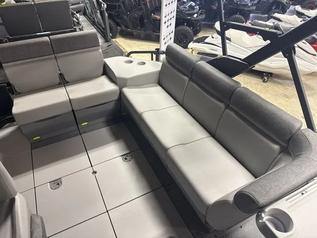 Slide: The Image of Sea-Doo Switch Cruise™ 21 - 300 Hp - Tech Painted 2026 - 8